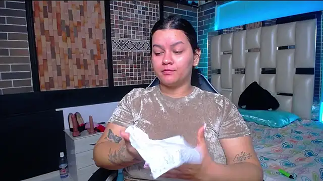 kriss sweetboobs10 online show from October 5, 11:30 am