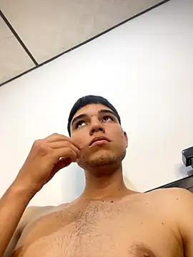 Snapshot of Saul_yei chatting on October 15, 2:33 am Saul yei online show from October 15, 2:33 am