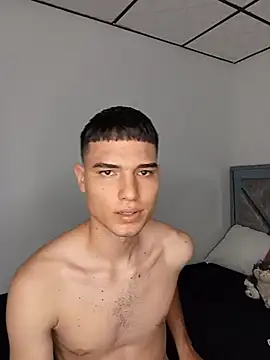 Snapshot of Saul_yei chatting on November 3, 11:48 pm Saul yei online show from November 3, 11:48 pm