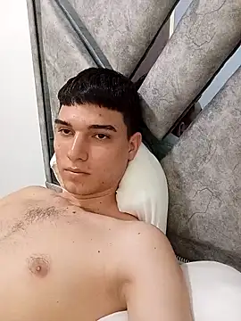 Snapshot of Saul_yei chatting on December 5, 7:54 pm Saul yei online show from December 5, 7:54 pm