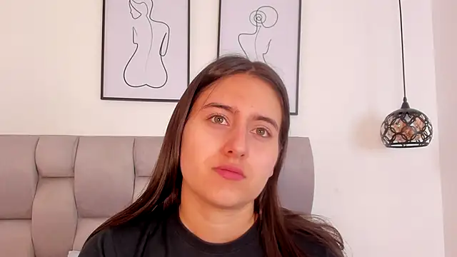 Hanna Evans   online show from October 14, 12:28 pm