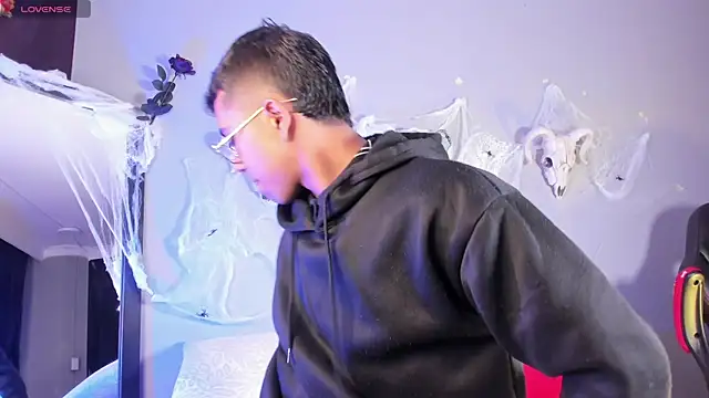 Colstorw  online show from October 22, 10:37 am