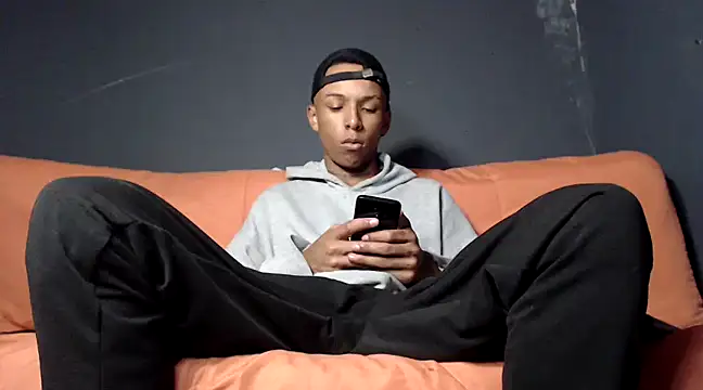 Snapshot of DavidLondo chatting on March 18, 6:57 am DavidLondo online show from March 18, 6:57 am