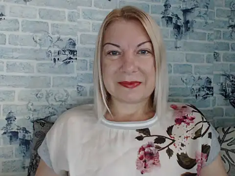 Lillia Ray online show from September 19, 6:26 am