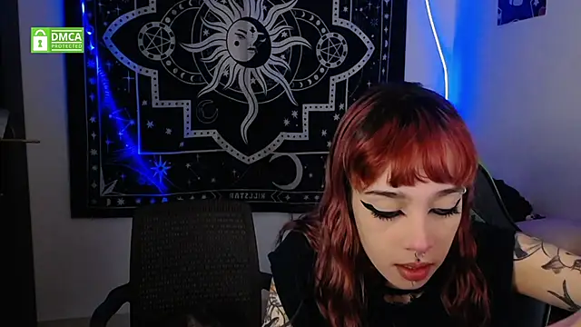 lovelockedlips online show from October 11, 3:06 am