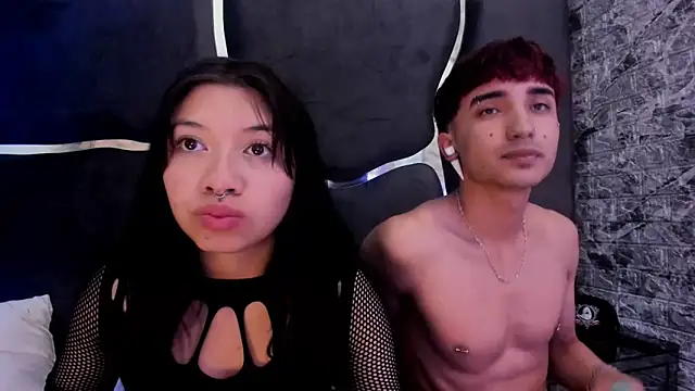 LauryAndNarem69 online show from March 19, 8:43 pm