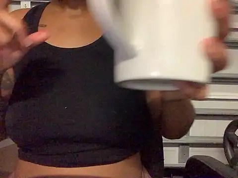 Snapshot of urgeminibrat chatting on December 4, 3:49 am urgeminibrat online show from December 4, 3:49 am