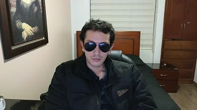 Snapshot of hardaftercum chatting on March 17, 1:35 am hardaftercum online show from March 17, 1:35 am