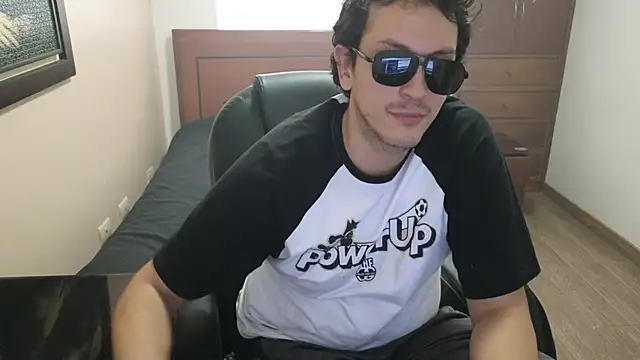 Snapshot of hardaftercum chatting on March 17, 10:06 pm hardaftercum online show from March 17, 10:06 pm