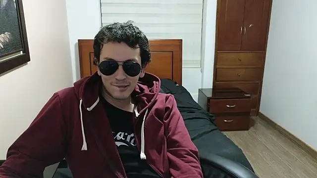 Snapshot of hardaftercum chatting on March 21, 12:51 am hardaftercum online show from March 21, 12:51 am