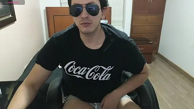 Snapshot of hardaftercum chatting on March 21, 3:55 am hardaftercum online show from March 21, 3:55 am