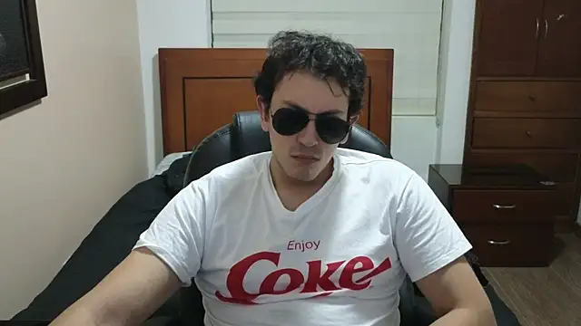 Snapshot of hardaftercum chatting on March 22, 4:14 am hardaftercum online show from March 22, 4:14 am