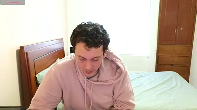 Snapshot of hardaftercum chatting on October 15, 9:15 pm hardaftercum online show from October 15, 9:15 pm