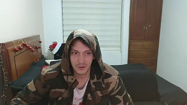 Snapshot of hardaftercum chatting on November 21, 3:27 am hardaftercum online show from November 21, 3:27 am