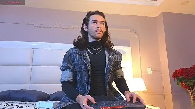 FreyrVik online show from October 2, 4:25 pm