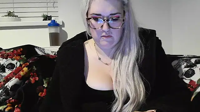 Snapshot of Sizzling_Indie36 chatting on September 11, 9:37 pm Sizzling Indie36 online show from September 11, 9:37 pm