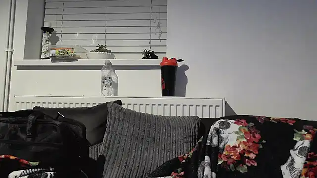 Snapshot of Sizzling_Indie36 chatting on September 23, 11:41 pm Sizzling Indie36 online show from September 23, 11:41 pm