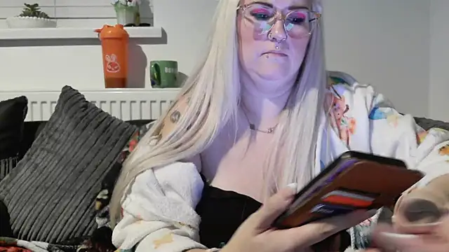 Snapshot of Sizzling_Indie36 chatting on September 29, 8:46 pm Sizzling Indie36 online show from September 29, 8:46 pm