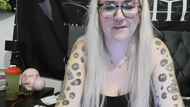 Snapshot of Sizzling_Indie36 chatting on October 26, 11:53 pm Sizzling Indie36 online show from October 26, 11:53 pm