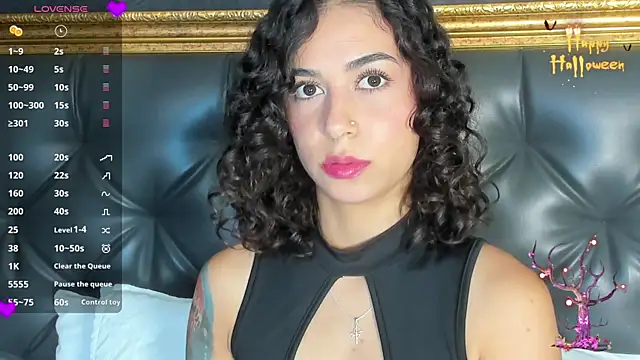 AliceStevens  online show from October 23, 12:59 pm