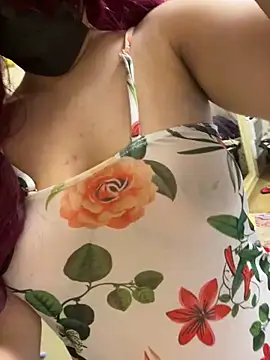 Snapshot of So8nan chatting on November 12, 12:49 pm So8nan online show from November 12, 12:49 pm