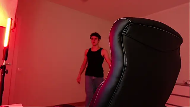 Snapshot of Brad_Holloway chatting on November 9, 8:18 pm Brad Holloway online show from November 9, 8:18 pm