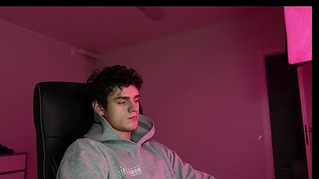 Snapshot of Brad_Holloway chatting on November 15, 8:16 pm Brad Holloway online show from November 15, 8:16 pm