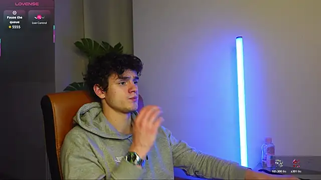 Snapshot of Brad_Holloway chatting on December 17, 1:50 pm Brad Holloway online show from December 17, 1:50 pm