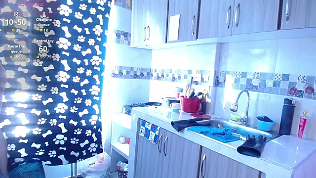 Snapshot of Emilybutterfly1 chatting on September 9, 9:25 pm Emilybutterfly1 online show from September 9, 9:25 pm