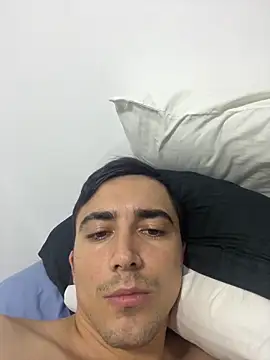 Snapshot of pareja_curiosa19 chatting on December 16, 1:32 am pareja curiosa19 online show from December 16, 1:32 am