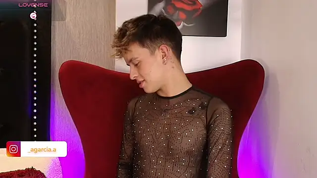 LiamWildx20 online show from November 12, 4:35 am