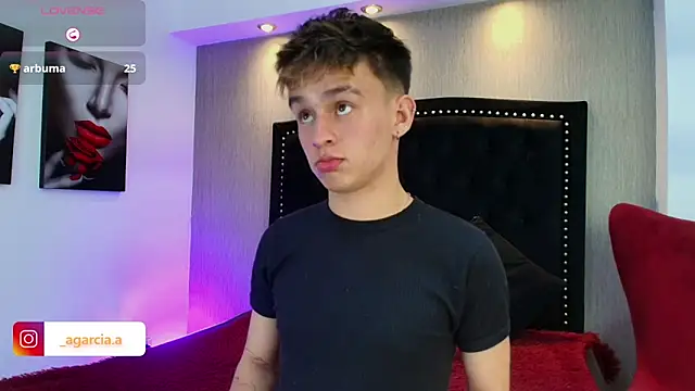 LiamWildx20 online show from November 30, 3:43 am