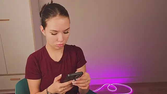 EmiliaDroll online show from October 27, 4:16 am