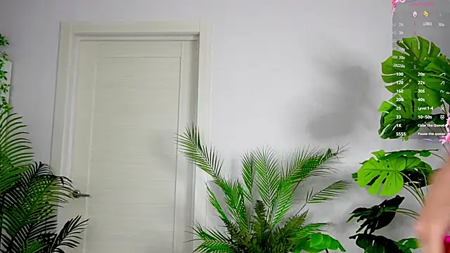 Snapshot of Sweet_Piece chatting on October 3, 3:20 pm Sweet Piece online show from October 3, 3:20 pm