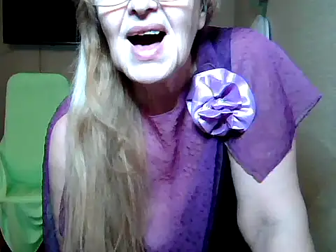 Snapshot of Margo_Sweety chatting on March 18, 7:53 pm Margo Sweety online show from March 18, 7:53 pm