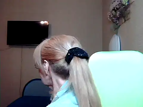 Snapshot of Margo_Sweety chatting on March 19, 4:45 pm Margo Sweety online show from March 19, 4:45 pm