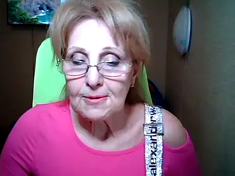 Snapshot of Margo_Sweety chatting on March 21, 4:51 pm Margo Sweety online show from March 21, 4:51 pm