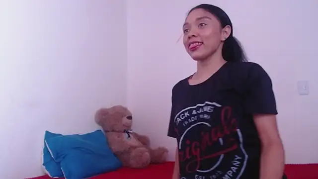 Snapshot of sharon_sexy_ chatting on December 1, 8:03 pm sharon sexy online show from December 1, 8:03 pm