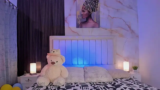 peachandtyron  online show from September 29, 5:45 am