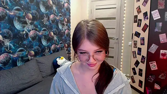 GinnyBlacky online show from October 8, 4:15 pm