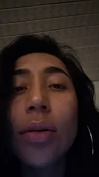 Snapshot of Elowyn chatting on November 9, 1:37 am Elowyn online show from November 9, 1:37 am