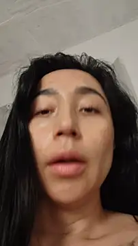 Snapshot of Elowyn chatting on November 26, 10:33 pm Elowyn online show from November 26, 10:33 pm