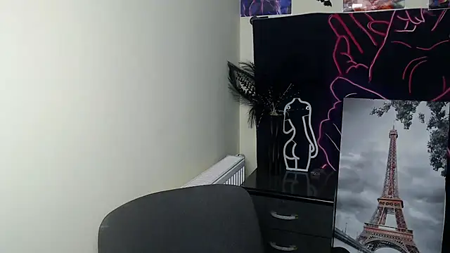 VanessaRey  online show from September 27, 6:18 am