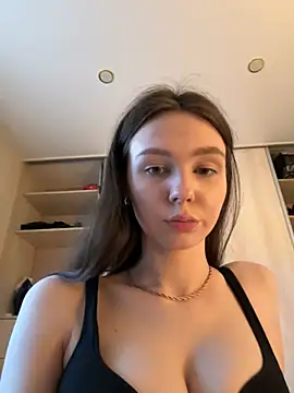 MilaBee online show from March 22, 12:14 pm