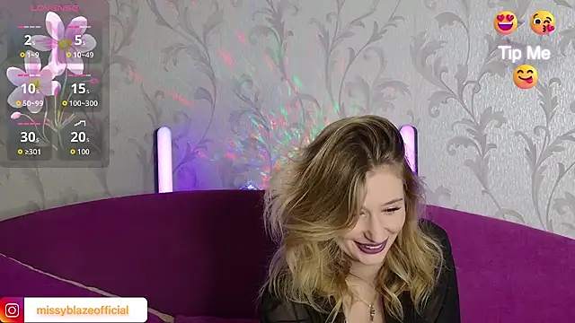 Snapshot of MissyBlaze chatting on November 11, 9:04 pm MissyBlaze online show from November 11, 9:04 pm