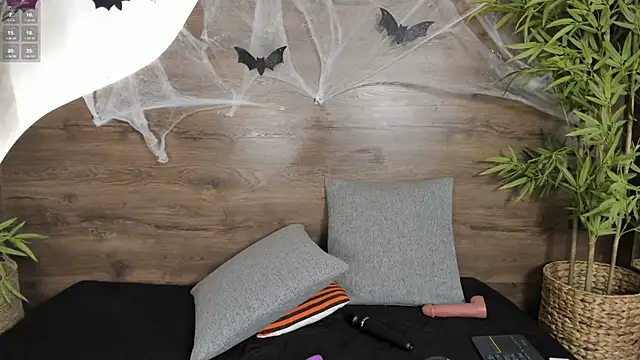 mia lacy  online show from October 30, 7:25 pm