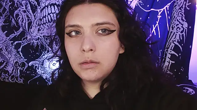 mikaskullcs online show from October 7, 4:42 am