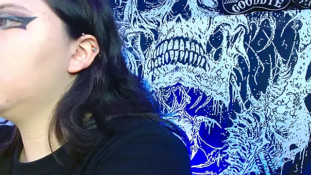 mikaskullcs online show from October 8, 3:59 am