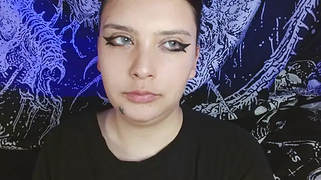 mikaskullcs online show from November 12, 9:25 pm