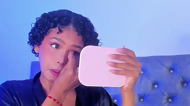 Snapshot of NikkiStarrr chatting on March 20, 10:21 am NikkiStarrr online show from March 20, 10:21 am